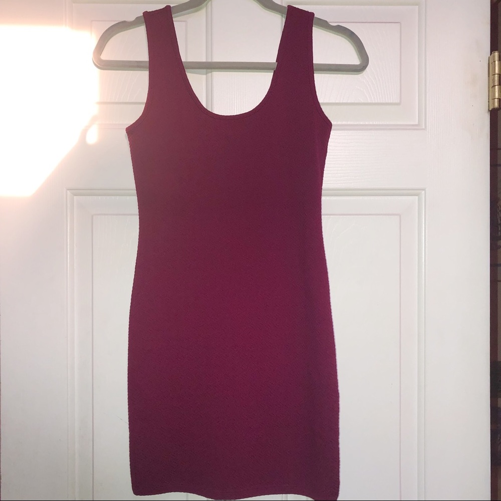 Forever 21 Textured Maroon Bodycon Dress Size S